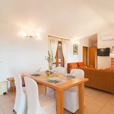 Stunning In With Heated Swimming Pool Sutivan