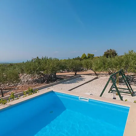 Stunning In With Heated Swimming Pool Casa de Férias *