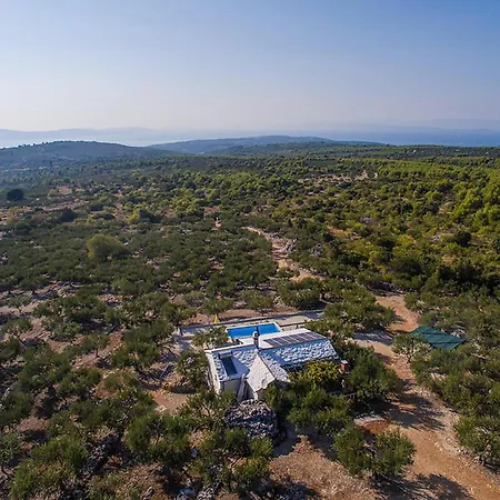 Stunning In With Heated Swimming Pool *